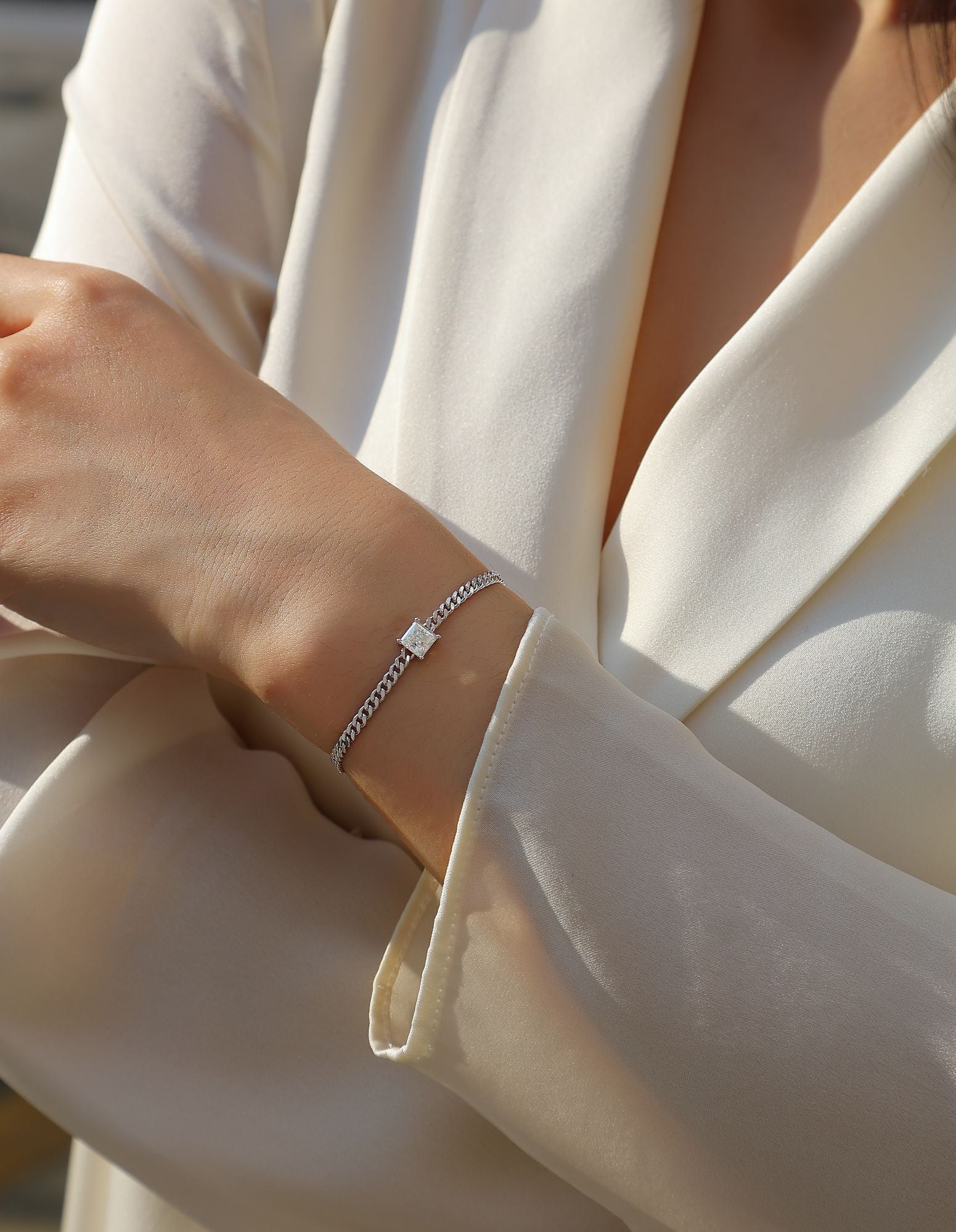 Resolute – Ein modisches Armband mit Moissanit, S925 Sterlingsilber und platinierten Diamanten, ein luxuriöses Silber-Accessoire