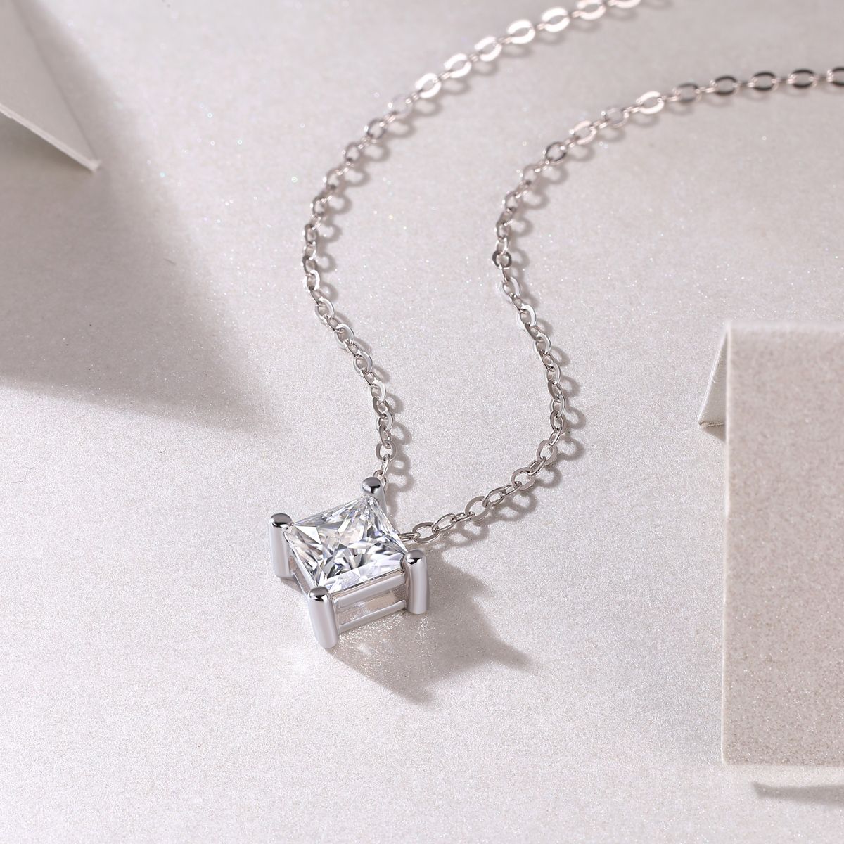 Zusammenbleiben – quadratischer Moissanit-Anhänger aus Sterlingsilber 925 und Platin, modischer Diamantschmuck