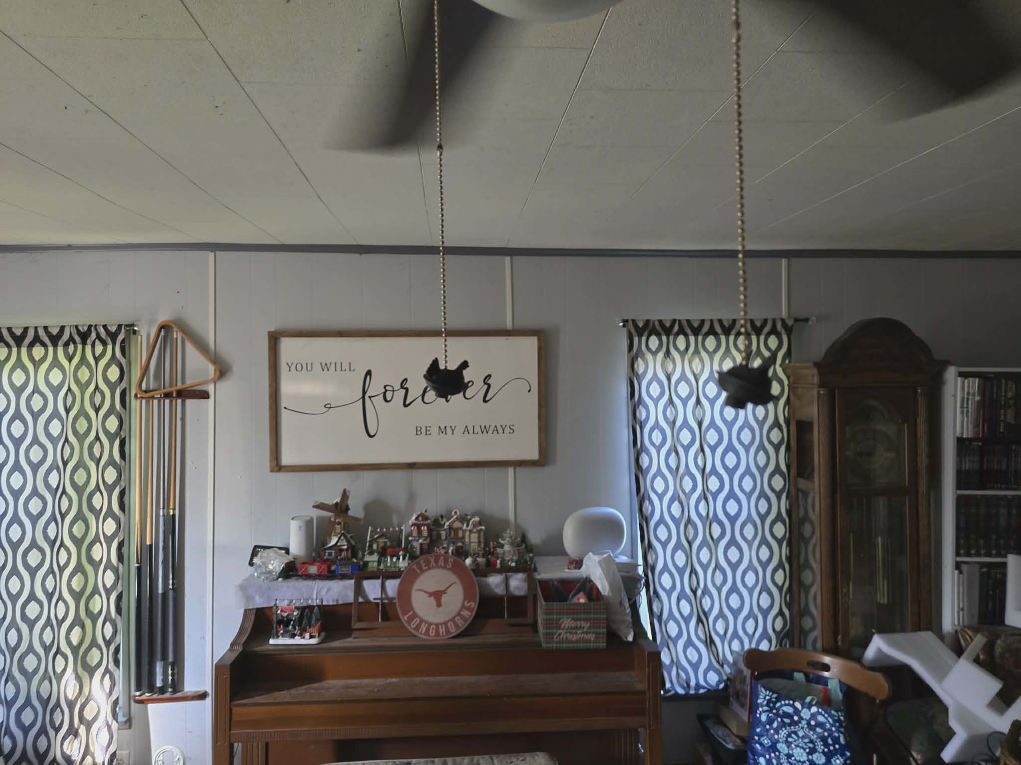 Poule dans un nid - Extrémités de chaînettes de ventilateur de plafond