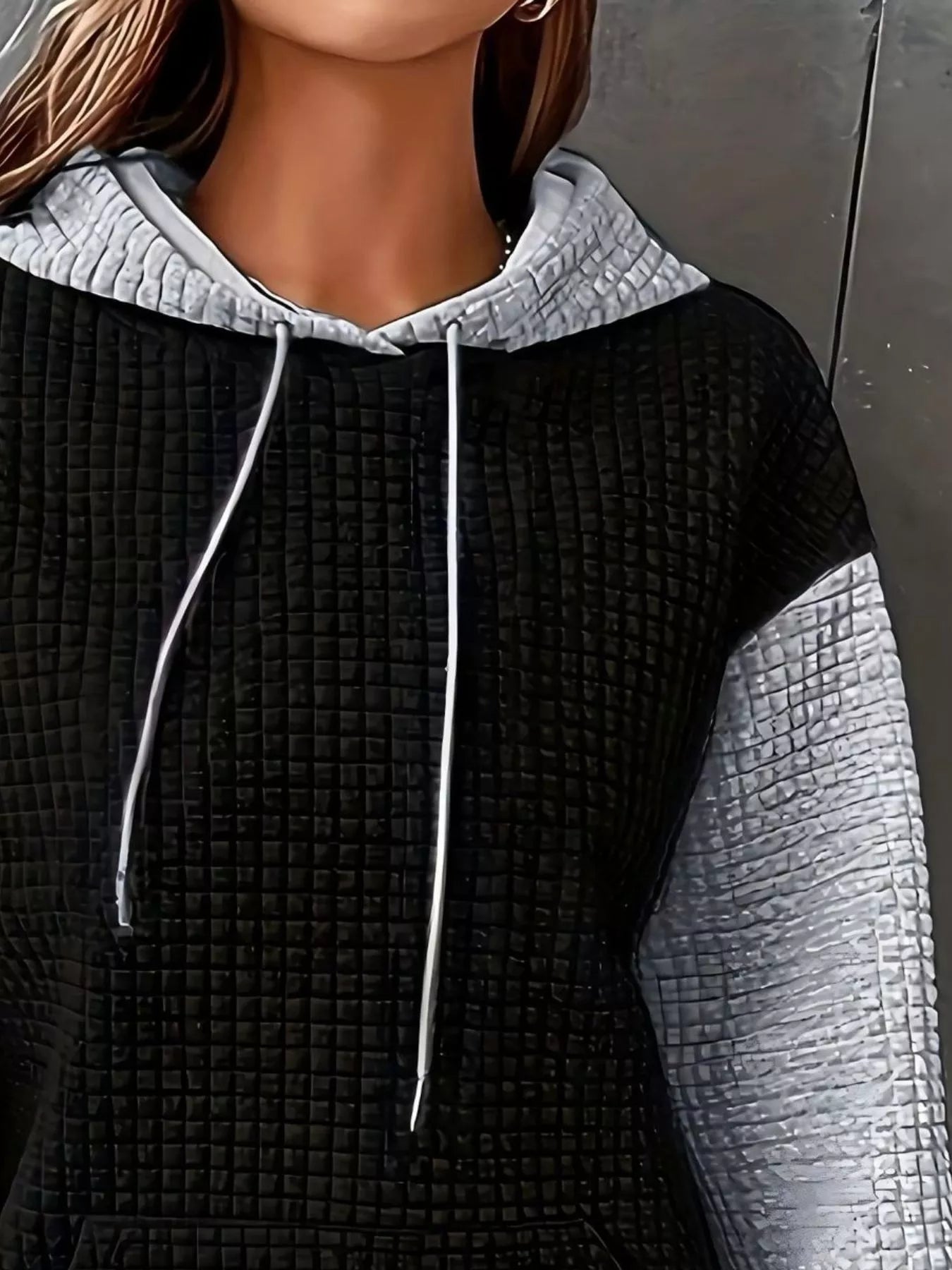 Texturierter Kangaroo-Taschen-Kapuzenpullover in großen Größen