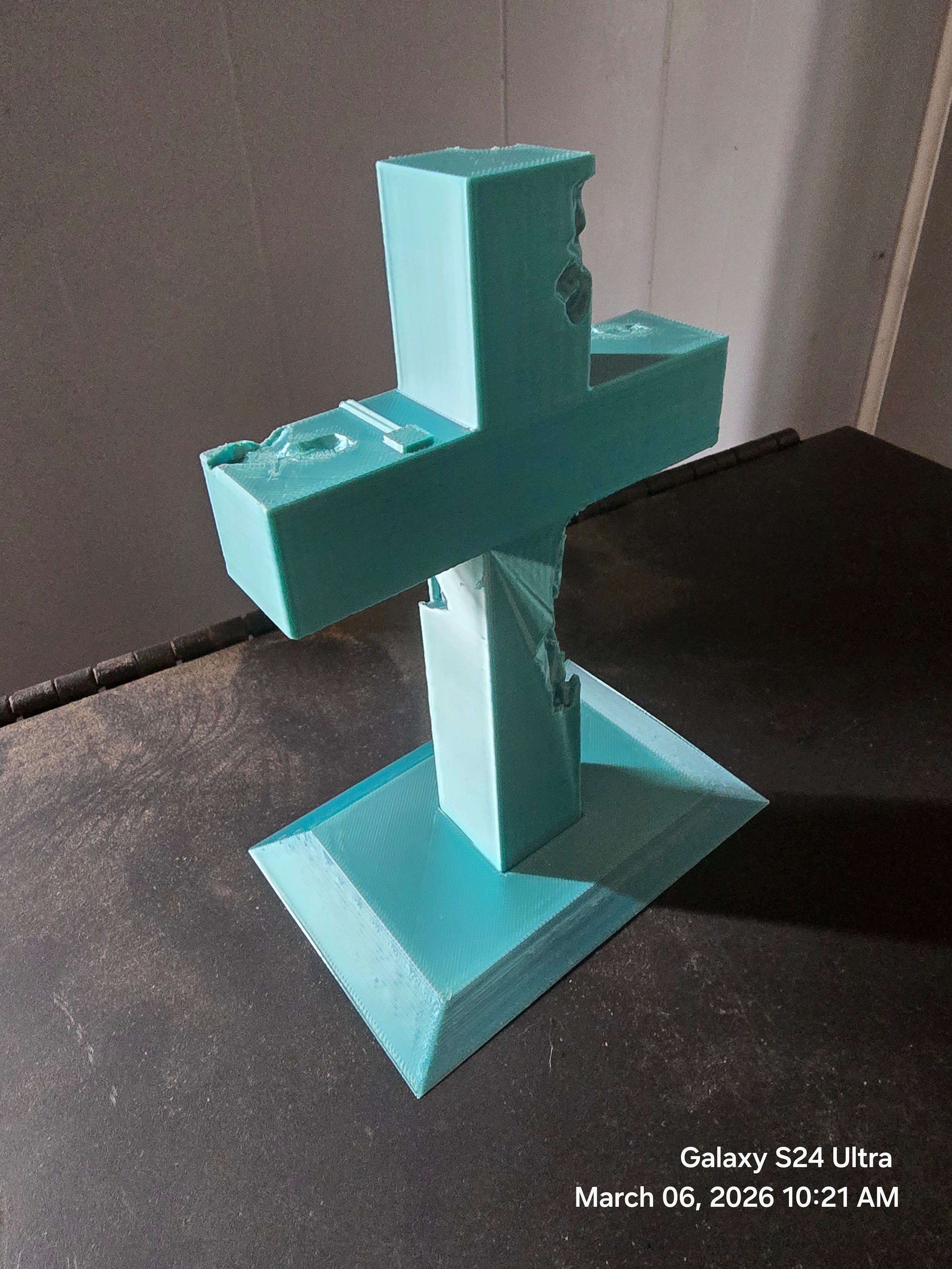 Broken Cross Figurine – Symbol of Redemption and Strength