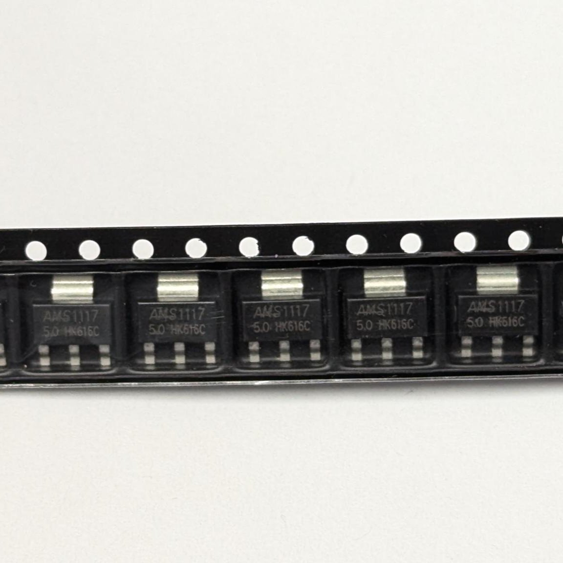 10 St. AMS1117 SOT-223 5,0V 800mAh Low-Dropout-Spannungsregler SMD-Transistor